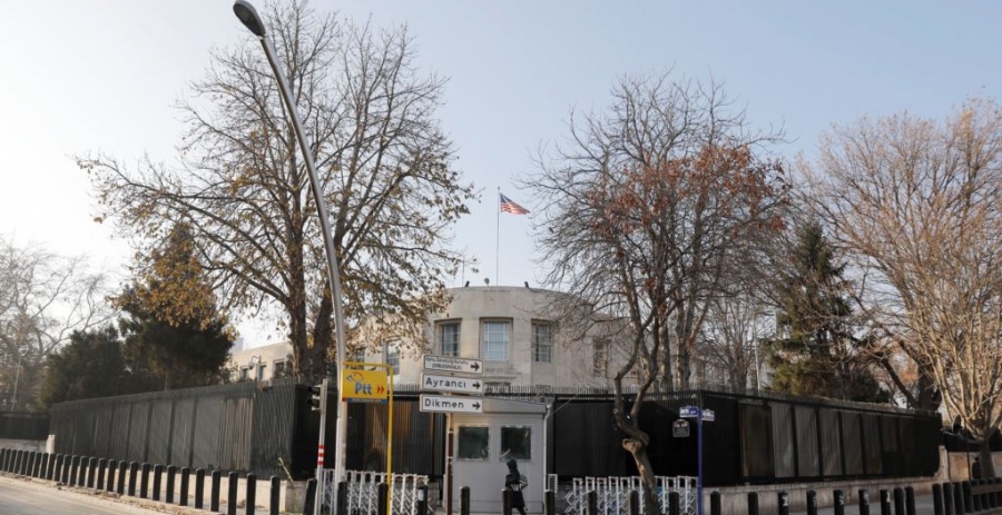 Злоумышленники напали на посольство США в Анкаре